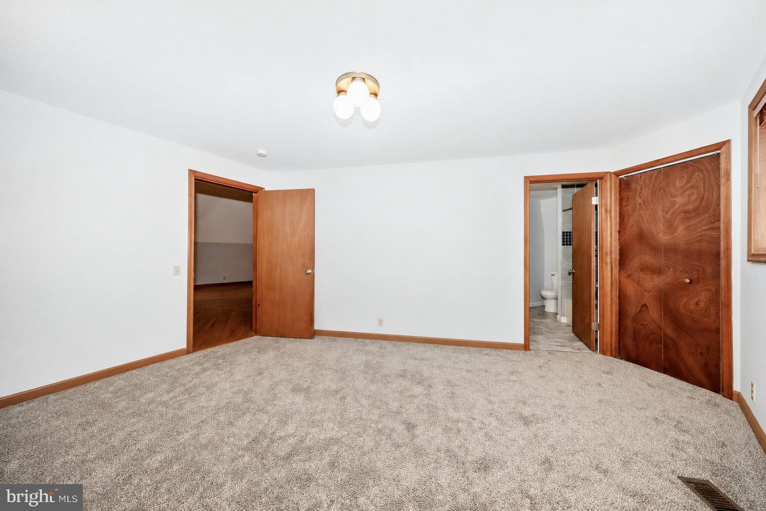 2813 Fry Road Jefferson, MD 21755 - Photo 18 of 51 Primary Bedroom