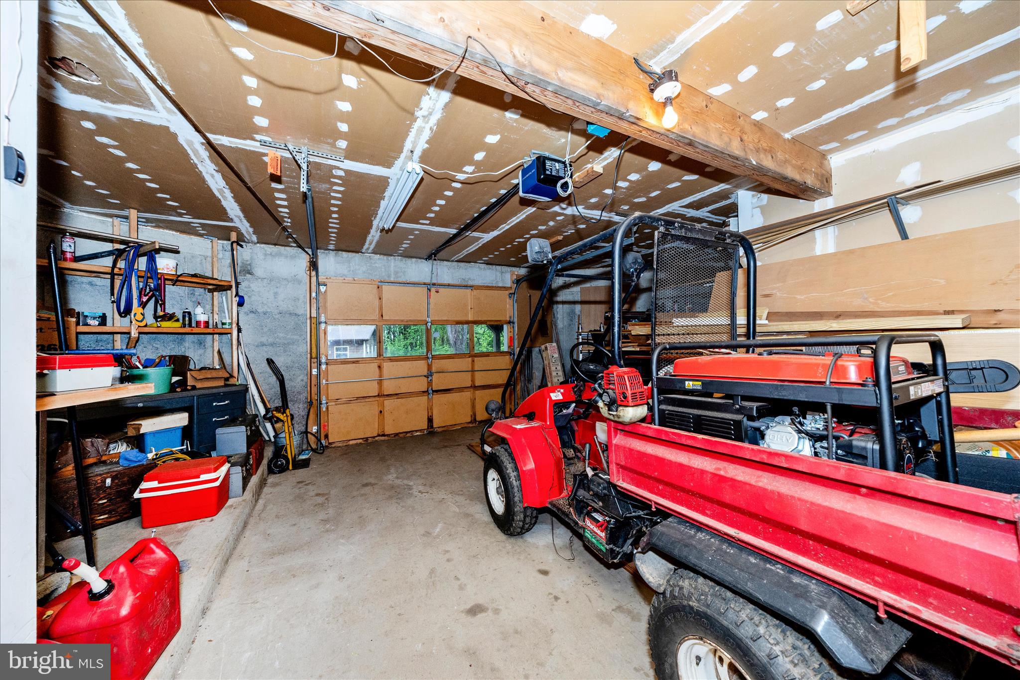 2813 Fry Road Jefferson, MD 21755 - Photo 33 of 51 Garage