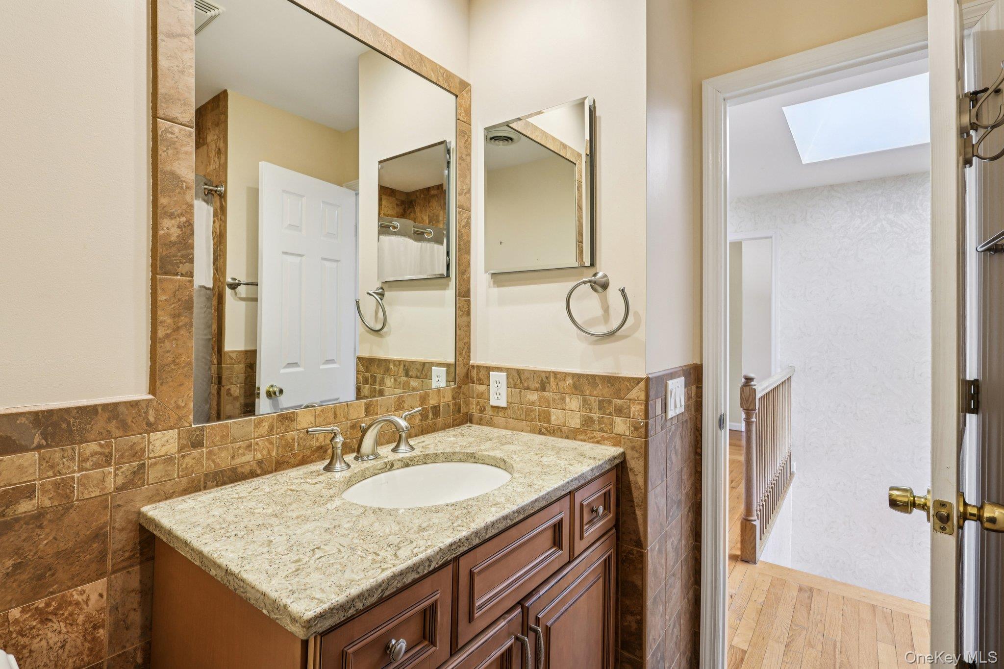 21 Bridge Road Nanuet, NY 10954 - Photo 17 of 43 Hall Bath