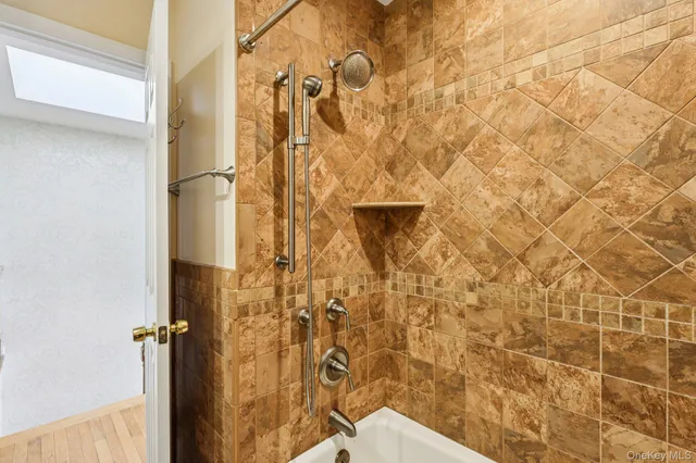 $899,000 | 21 Bridge Road, Nanuet, NY 10954