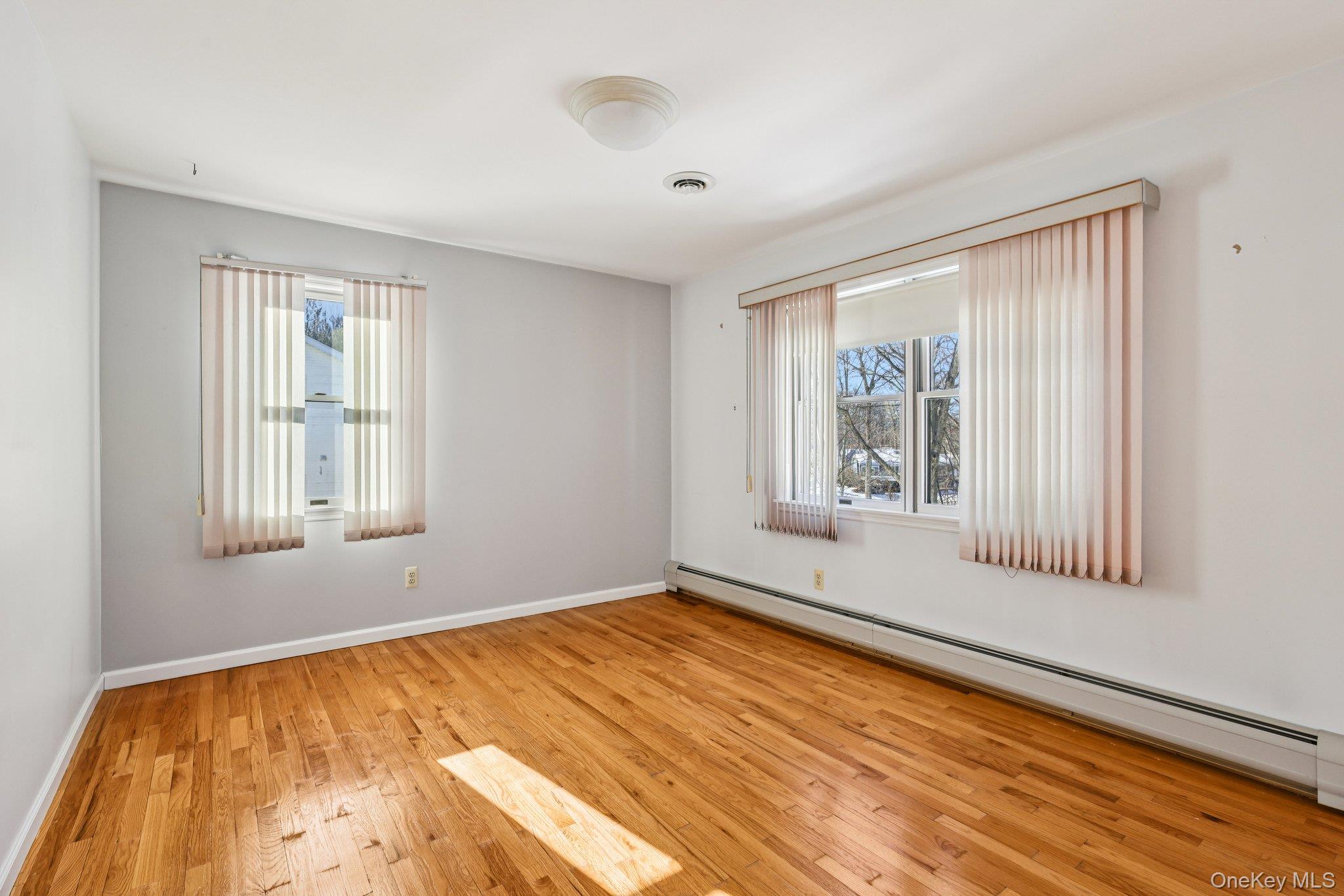 21 Bridge Road Nanuet, NY 10954 - Photo 19 of 43 Second Master Suite