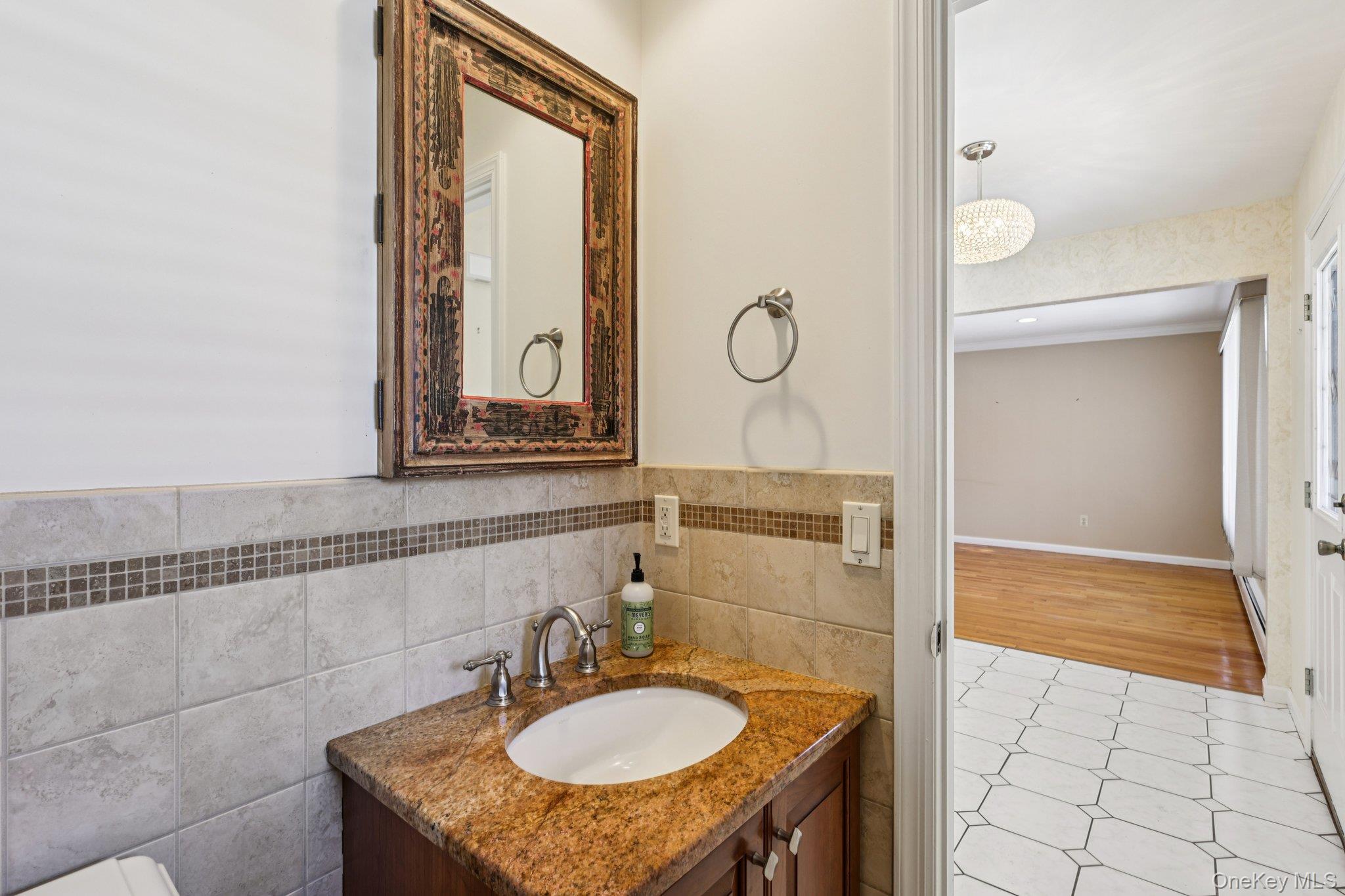 21 Bridge Road Nanuet, NY 10954 - Photo 10 of 43 Half bath off foyer