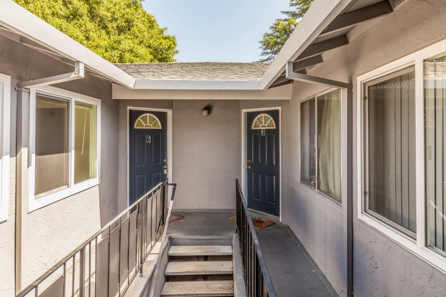 759 Middlefield Road Palo Alto, CA 94301 - Photo 25 of 35 a view of a hallway with wooden floor and entryway