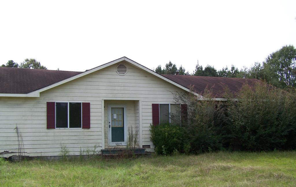 1398 Smith Lake Road Northeast Brookhaven, MS 39601 - Photo 1 of 21 Main View
