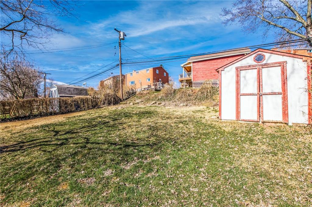 2046 Brookfield Road Pittsburgh, PA 15243 - Photo 21 of 25 Gallery Image 21