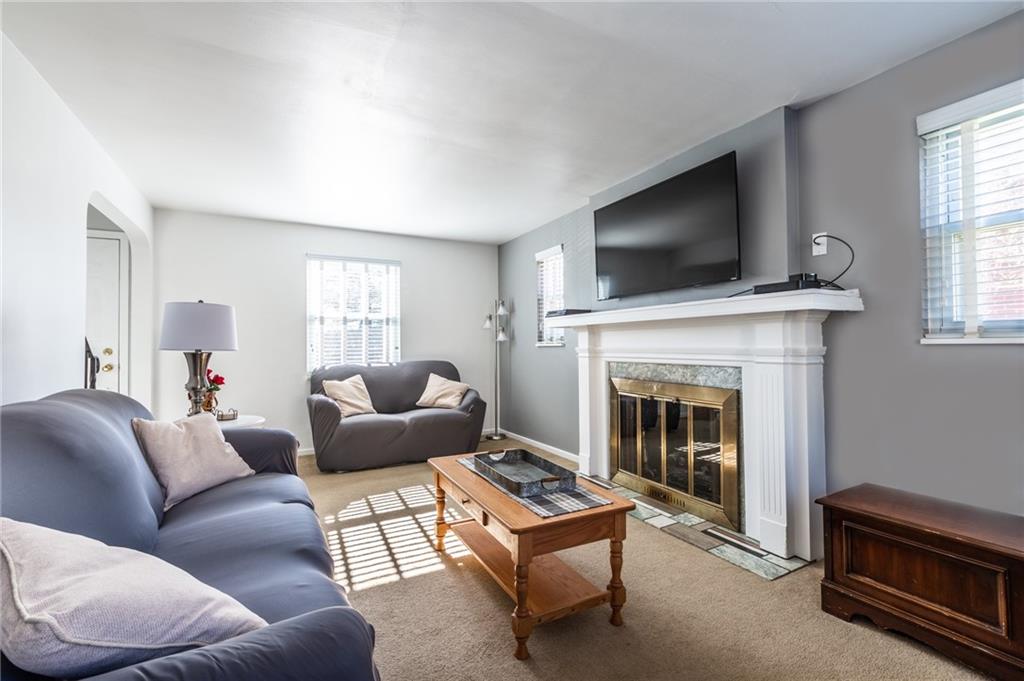 2046 Brookfield Road Pittsburgh, PA 15243 - Photo 4 of 25 Gallery Image 4