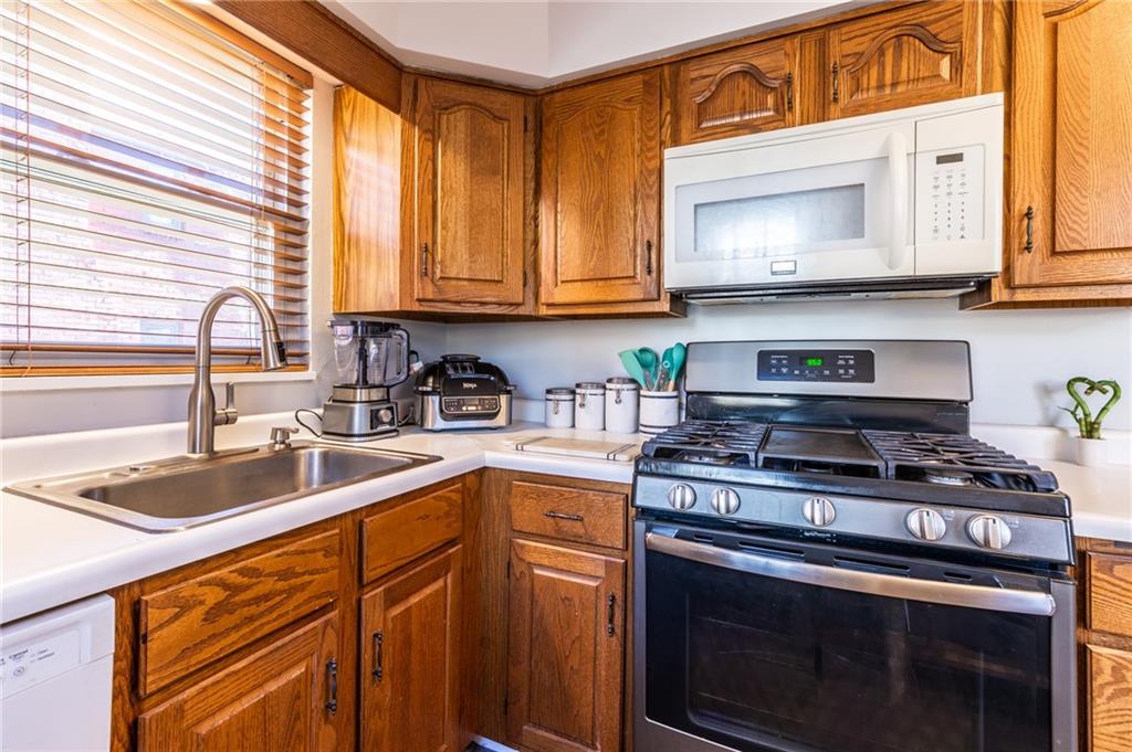 2046 Brookfield Road Pittsburgh, PA 15243 - Photo 8 of 25 Gallery Image 8