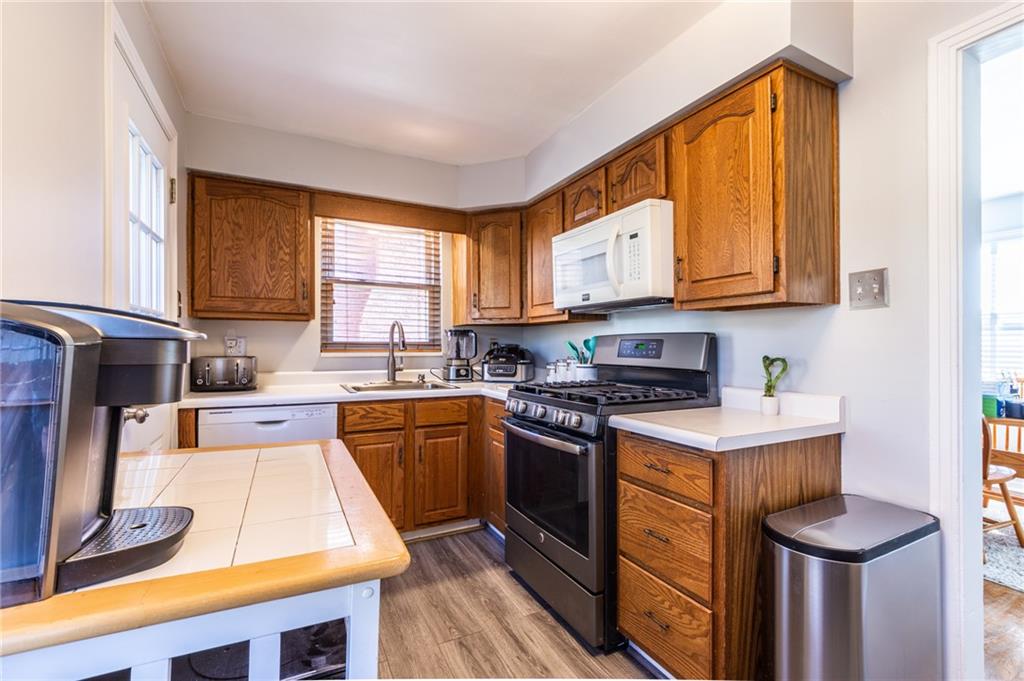 2046 Brookfield Road Pittsburgh, PA 15243 - Photo 10 of 25 Gallery Image 10