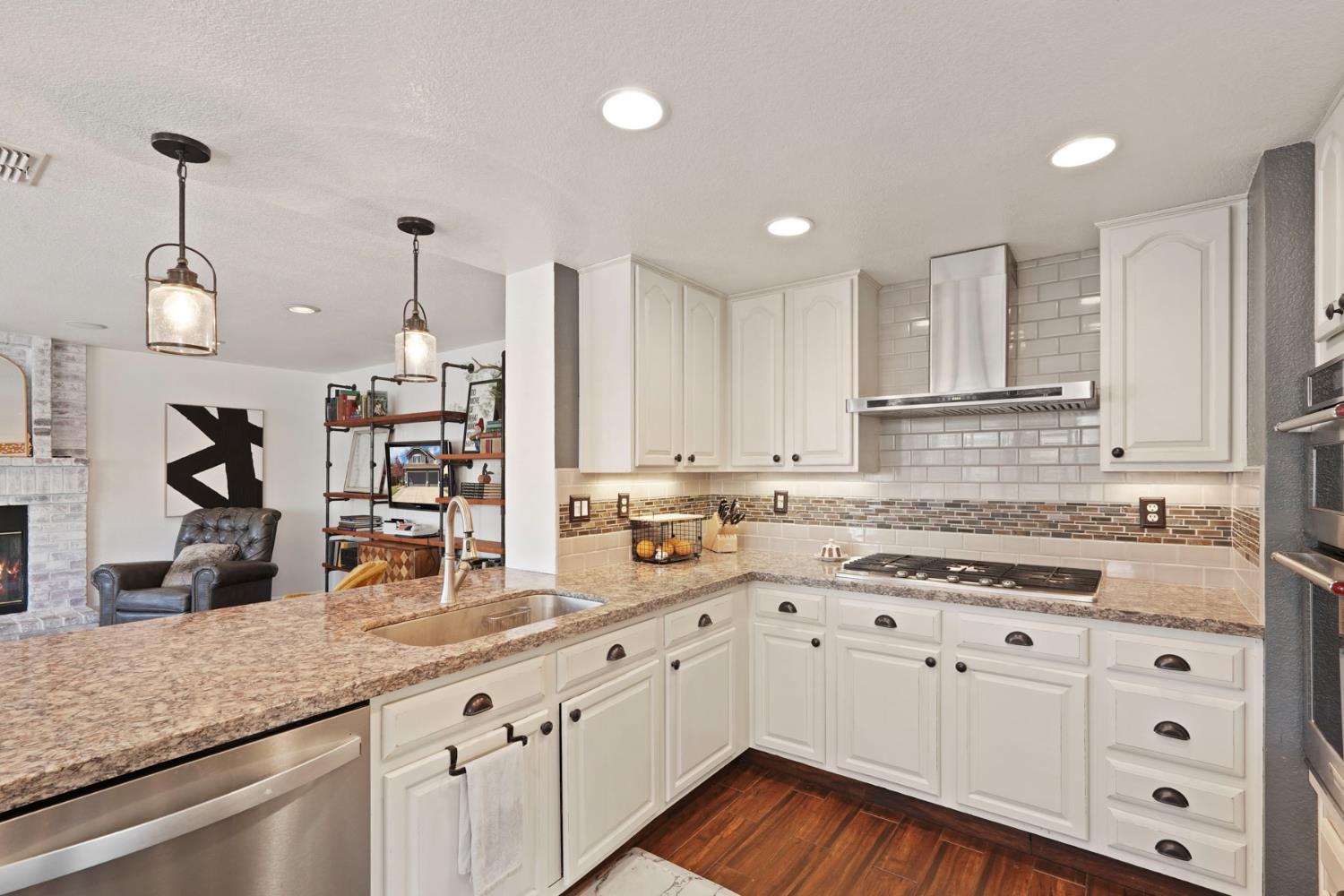 8866 Starfall Way Elk Grove, CA 95624 - Photo 18 of 43