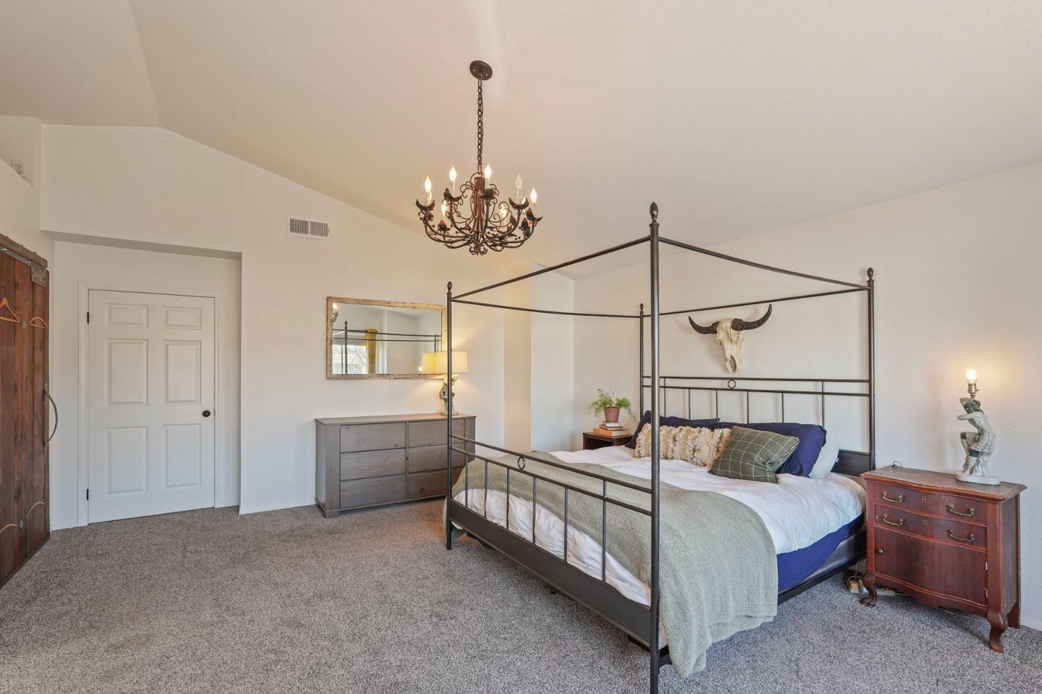 8866 Starfall Way Elk Grove, CA 95624 - Photo 31 of 43