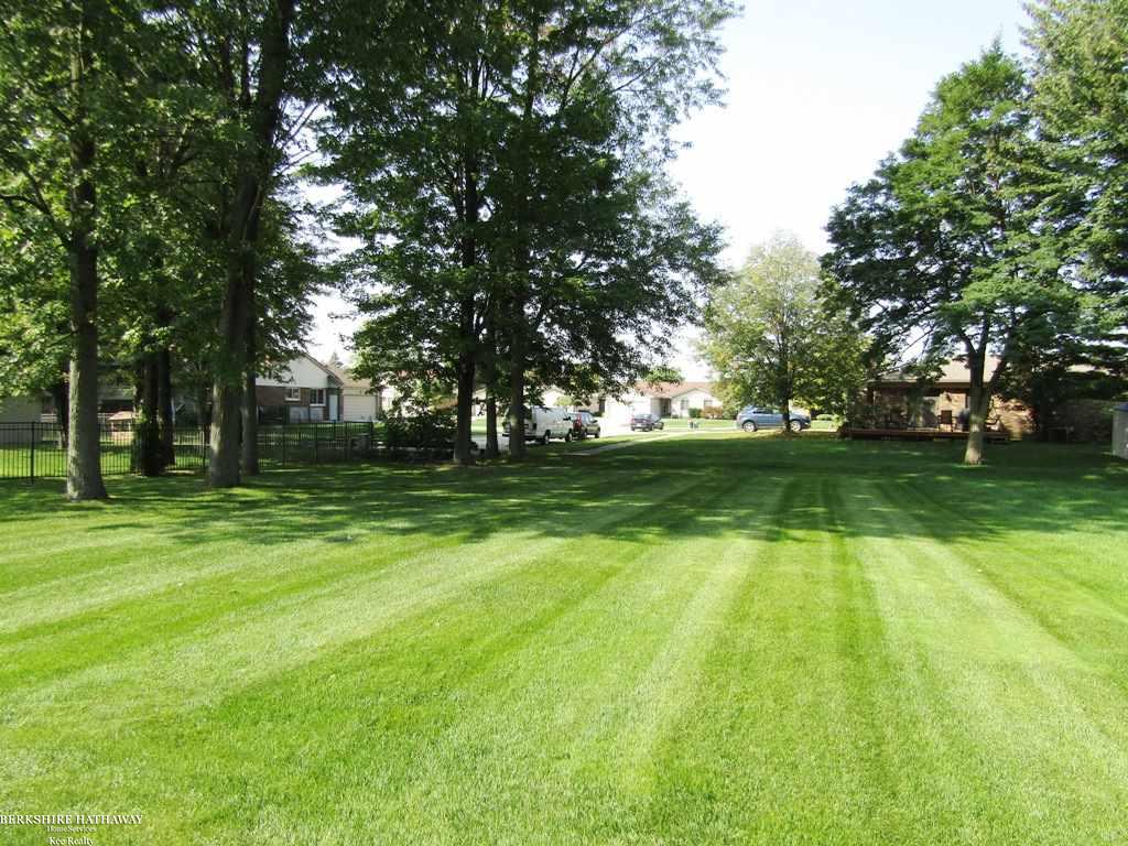 38825 Westchester Road Sterling Heights, MI 48310 - Photo 5 of 32 Park-Like Rear Yard