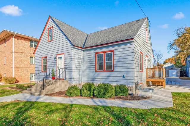 $325,000 | 405 Washington Street, Northfield, MN 55057