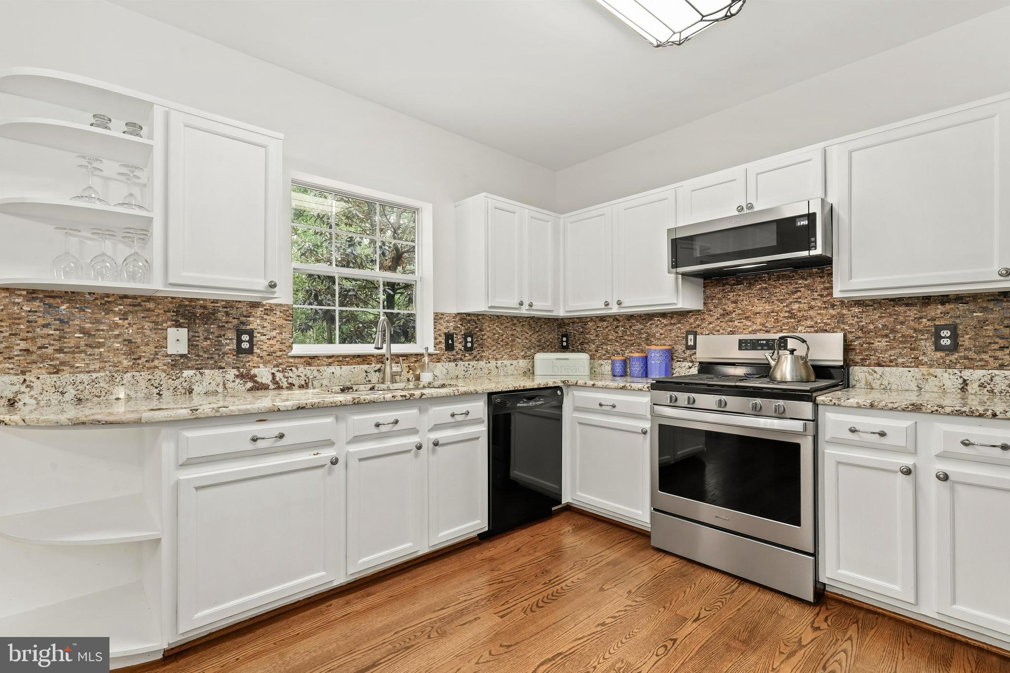 206 Connery Terrace Southwest Leesburg, VA 20175 - Photo 10 of 38