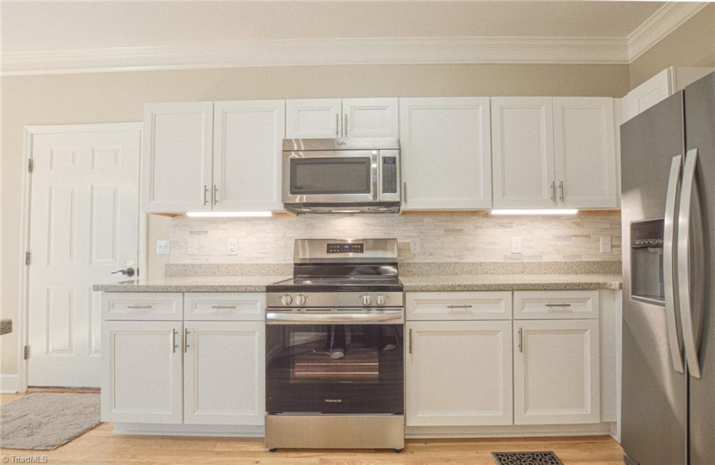 4845 Hearthstone Road Clemmons, NC 27012 - Photo 8 of 44