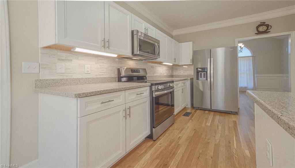 4845 Hearthstone Road Clemmons, NC 27012 - Photo 9 of 44