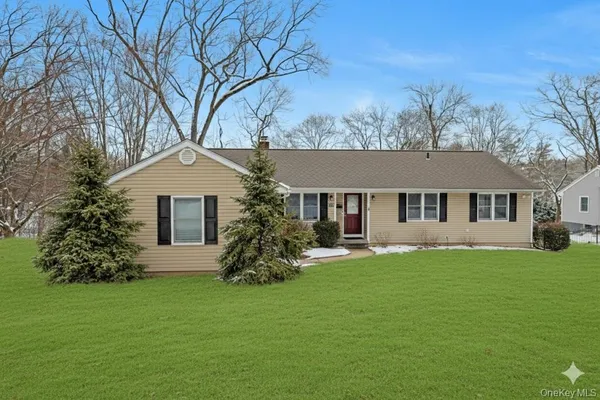 $748,800 | 42 Briarwood Drive, New City, NY 10956