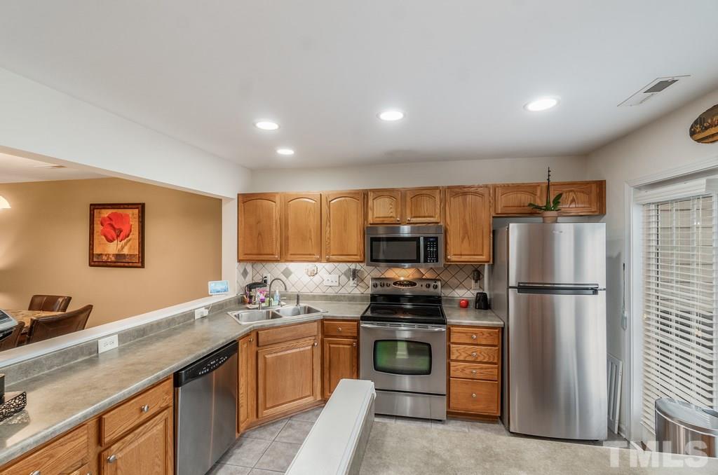503 Ringleaf Court Cary, NC 27513 - Photo 11 of 27 Gallery Image 11