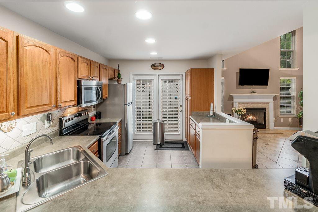 503 Ringleaf Court Cary, NC 27513 - Photo 12 of 27 Gallery Image 12