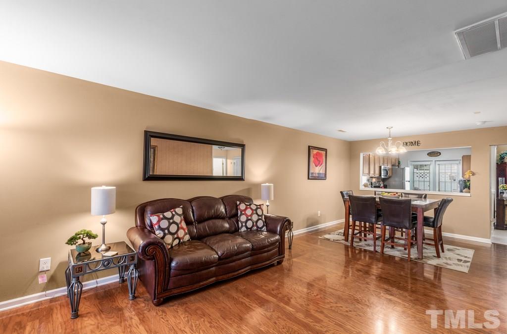 503 Ringleaf Court Cary, NC 27513 - Photo 5 of 27 Gallery Image 5