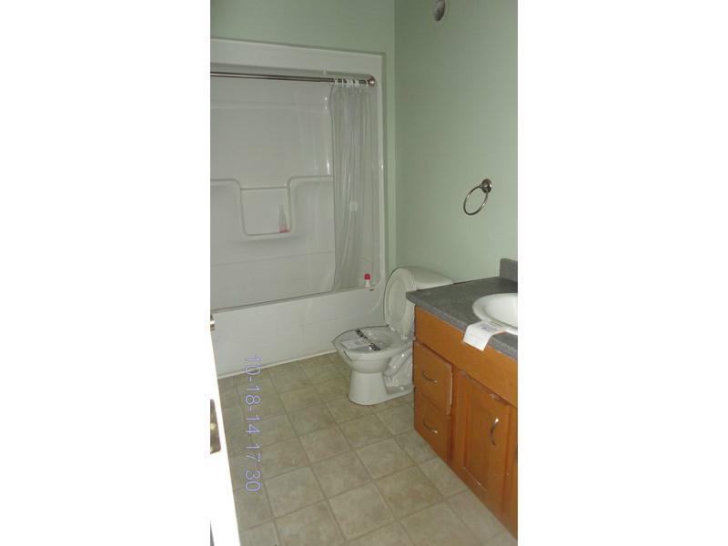 424 Windsor Road China, ME 04358 - Photo 13 of 21 Bathroom.