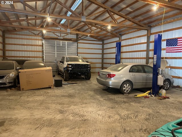 855 West Hensel Road Hermiston, OR 97838 - Photo 25 of 26 a view of cars parked in a parking