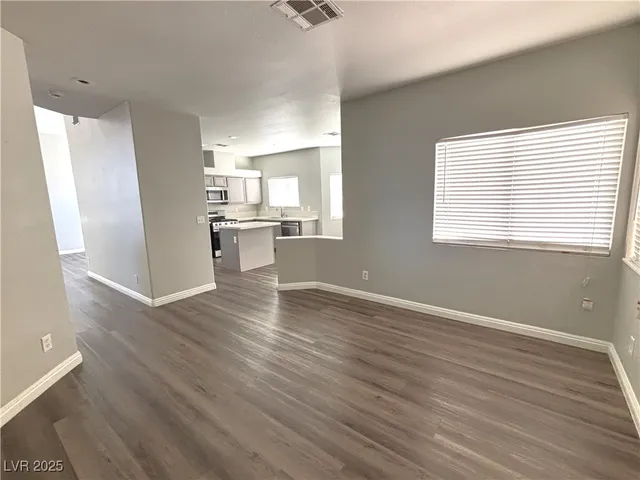 $2,250 | 3569 Lazy Sun Lane, Las Vegas, NV 89147