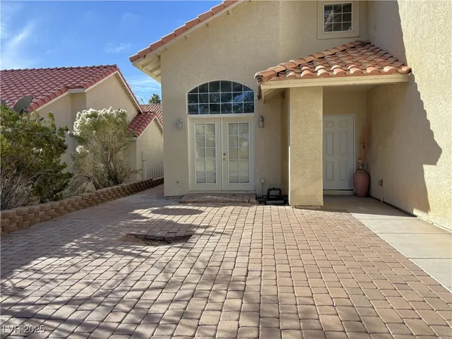 $2,250 | 3569 Lazy Sun Lane, Las Vegas, NV 89147