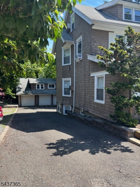 9 Laurel Place Montclair, NJ 07043 - Photo 3 of 5