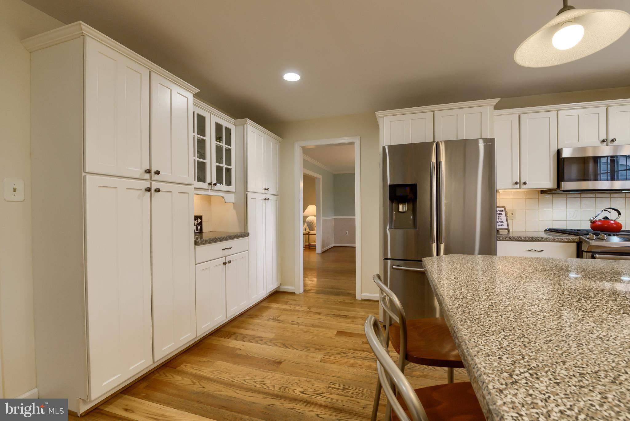 515 Defoe Road Hockessin, DE 19707 - Photo 13 of 40 Lots of cabinet space