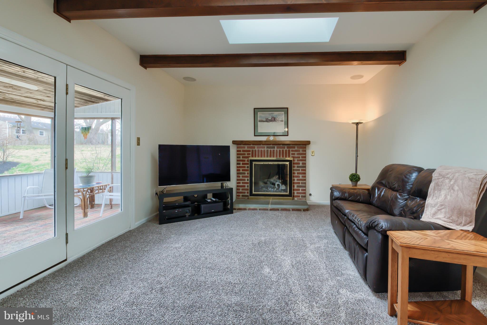 515 Defoe Road Hockessin, DE 19707 - Photo 19 of 40 Family room with gas fireplace