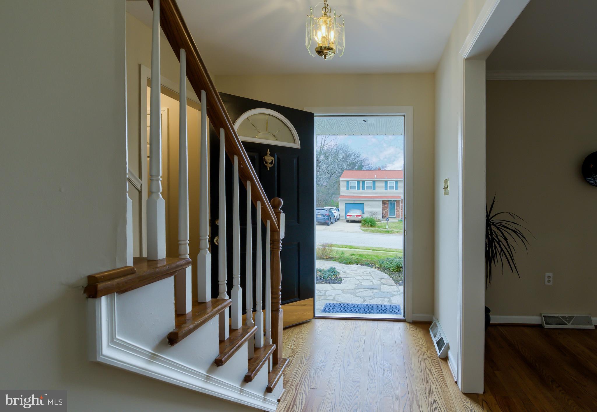 515 Defoe Road Hockessin, DE 19707 - Photo 3 of 40 Entryway