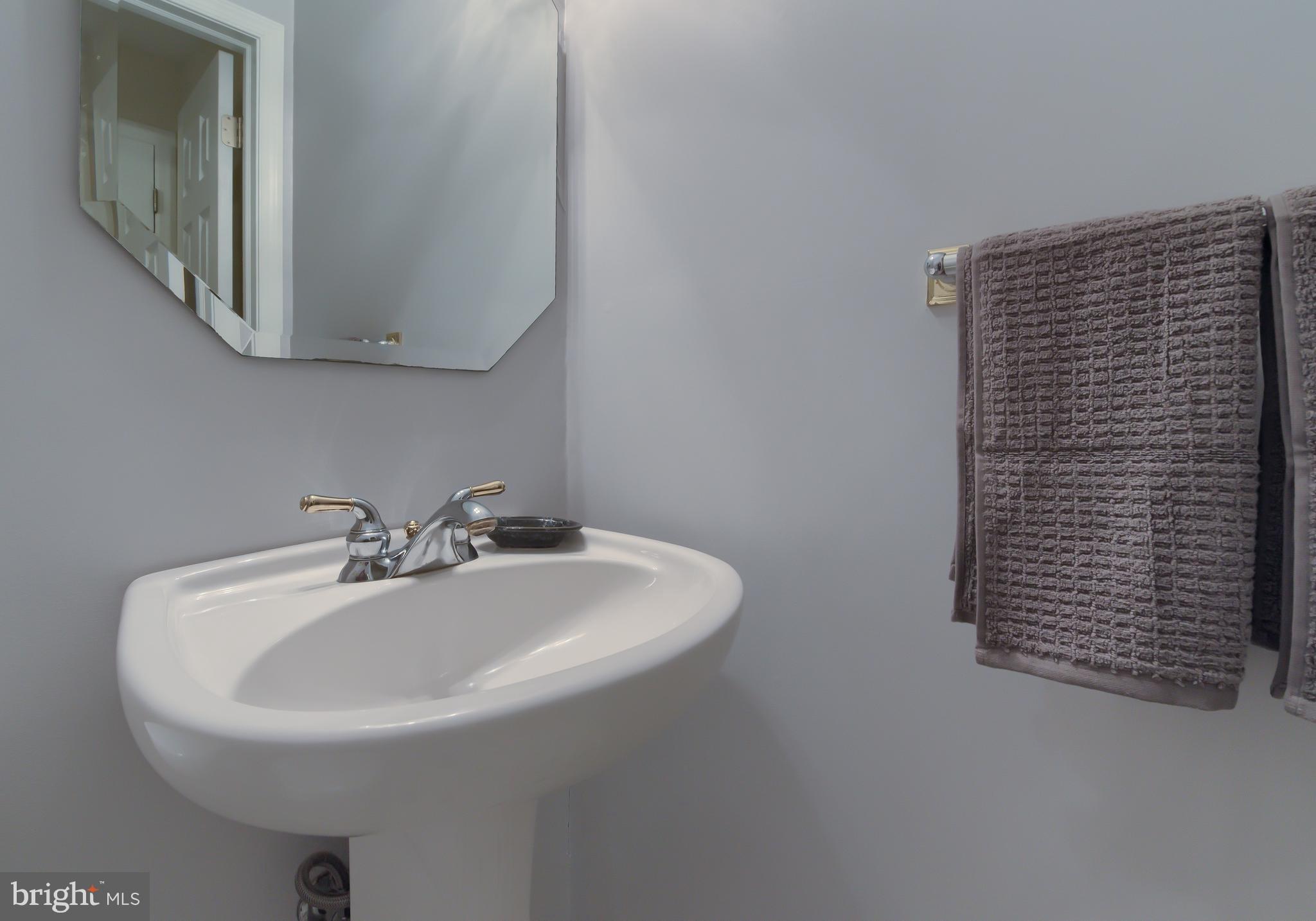515 Defoe Road Hockessin, DE 19707 - Photo 21 of 40 Powder room