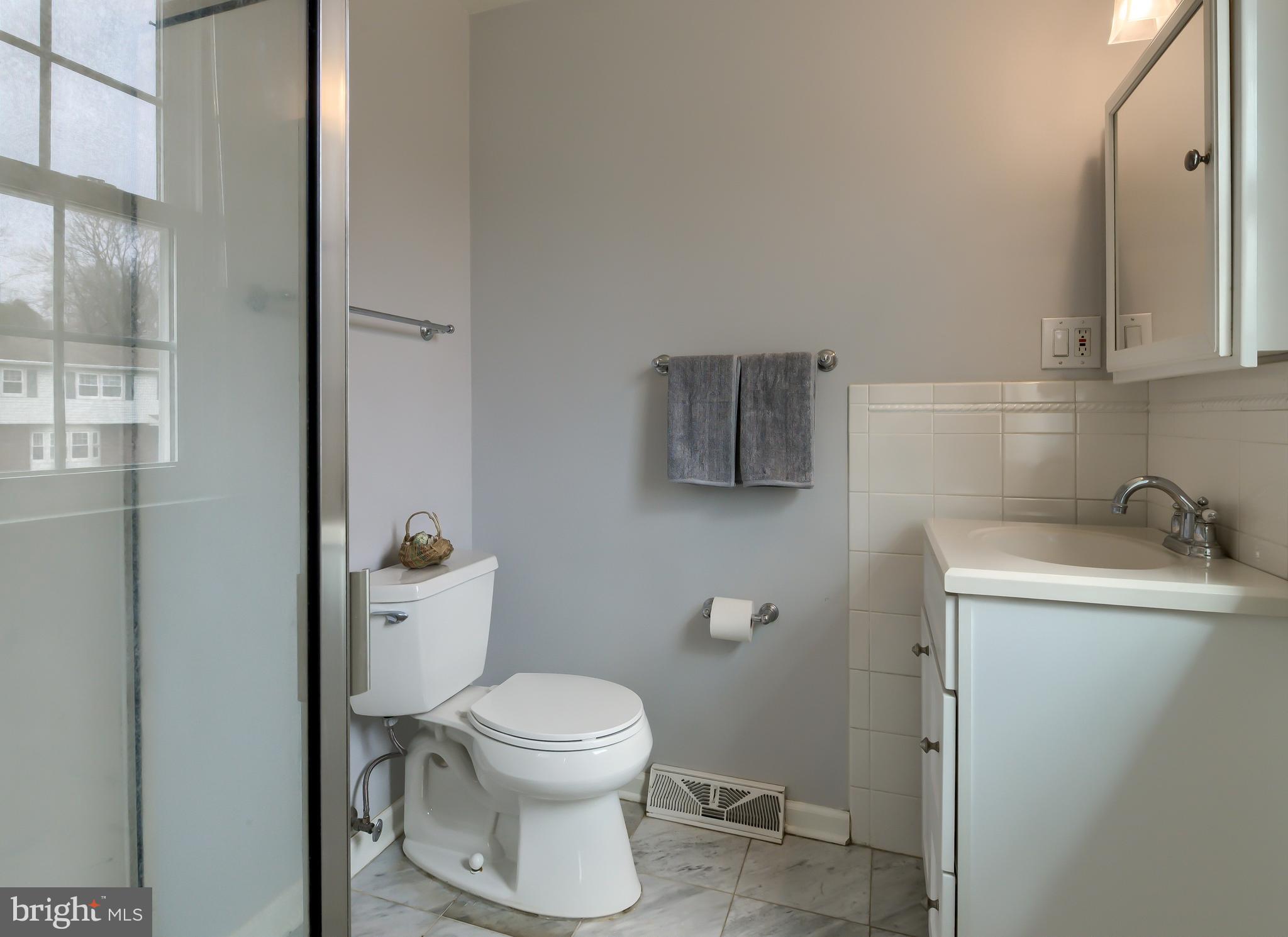 515 Defoe Road Hockessin, DE 19707 - Photo 24 of 40 Master bathroom