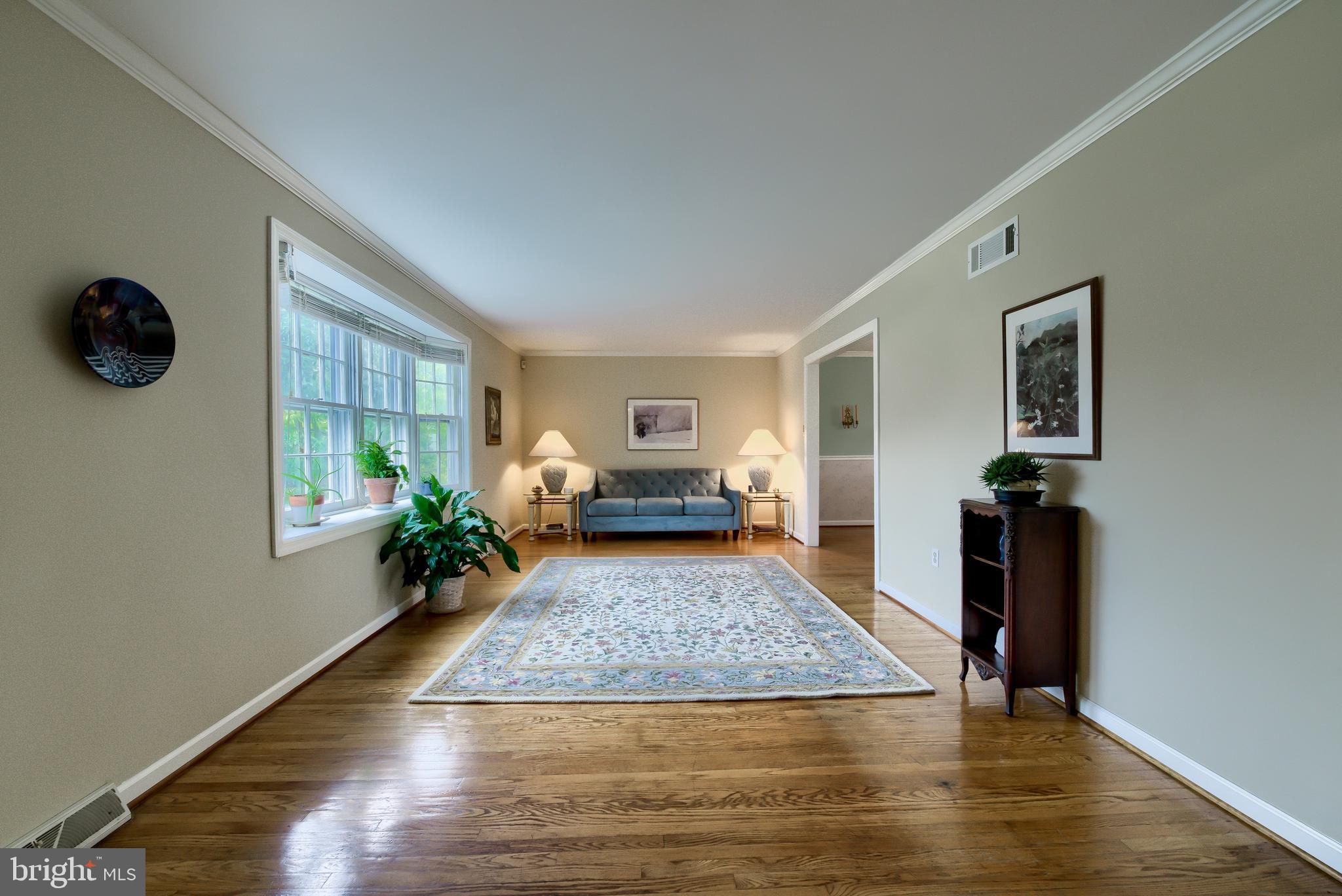 515 Defoe Road Hockessin, DE 19707 - Photo 4 of 40 Spacious formal livingroom