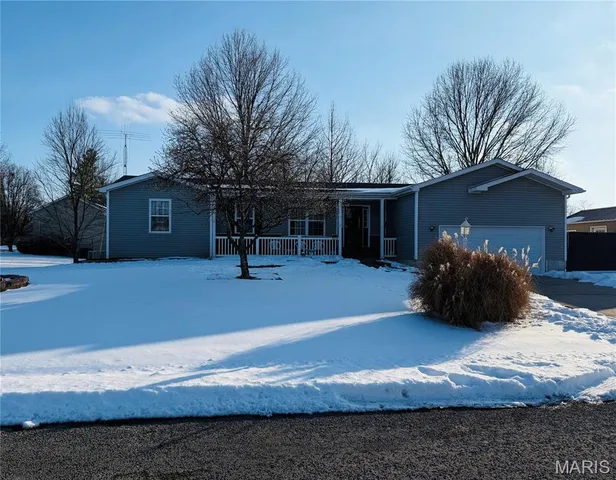 $265,000 | 34113 Canoe Court, Brighton, IL 62012