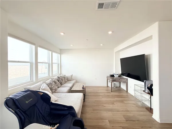 $4,000 | 1 Aria Street, South El Monte, CA 91733