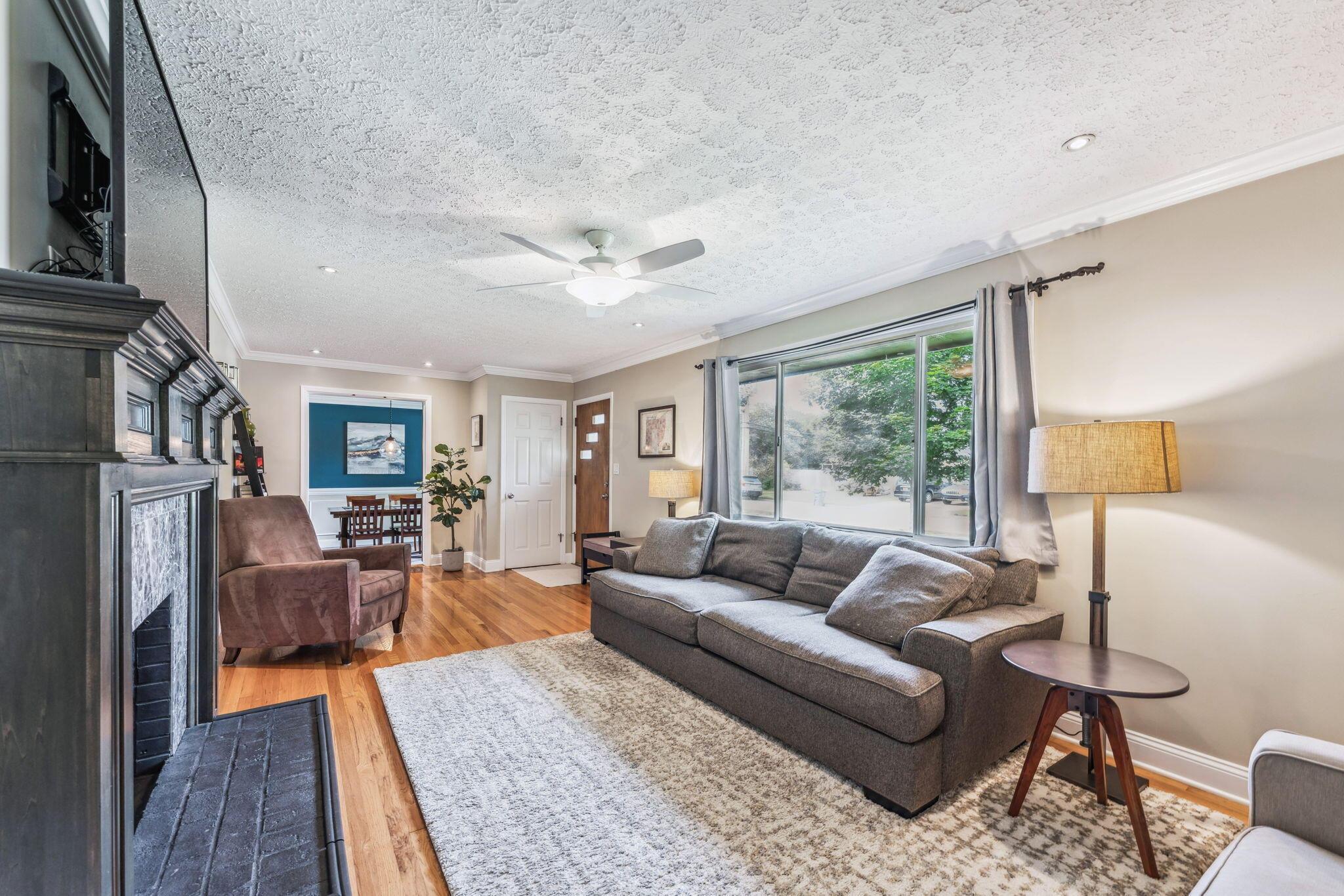 3550 Colchester Road Columbus, OH 43221 - Photo 4 of 51 11-web-or-mls-3550-colchester-rd