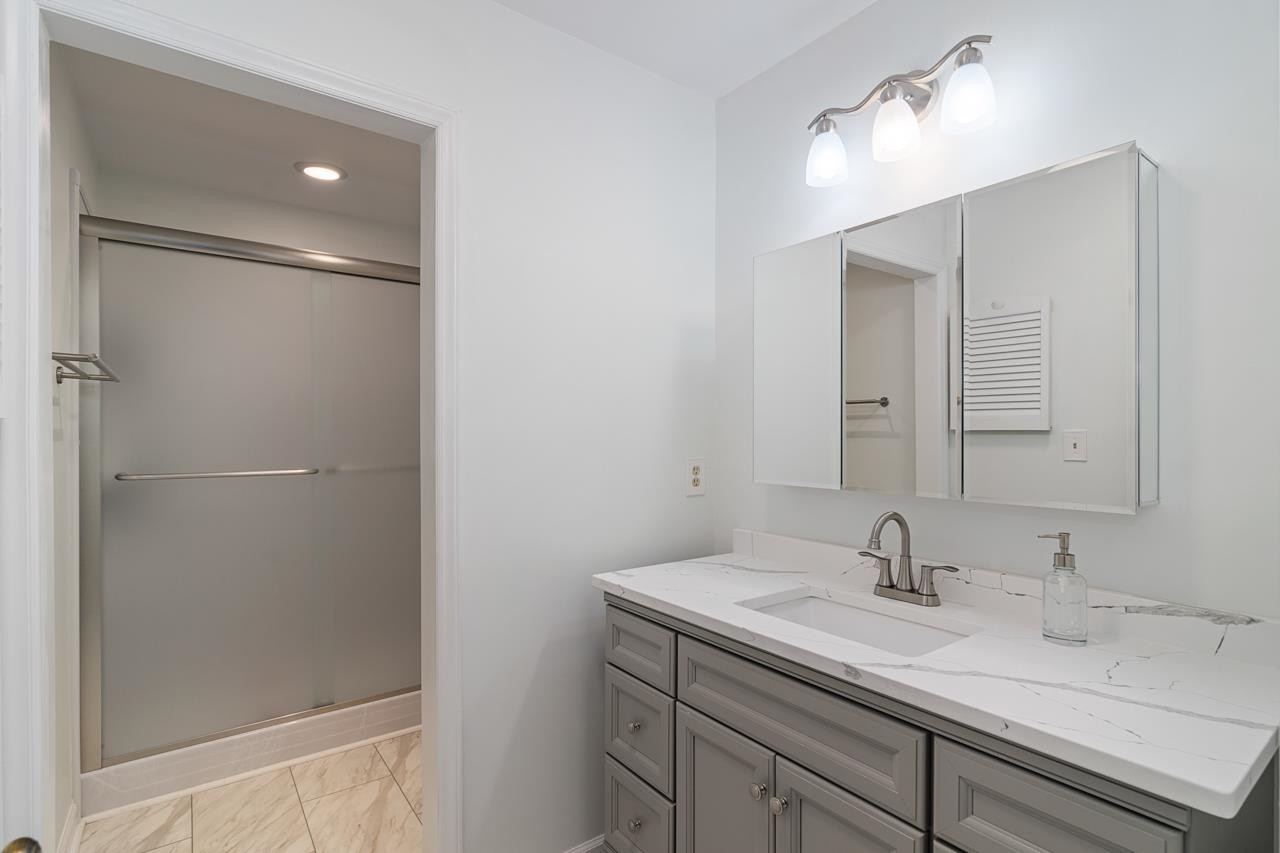 1426 Mapleside Court Raleigh, NC 27609 - Photo 17 of 38 Photo 17