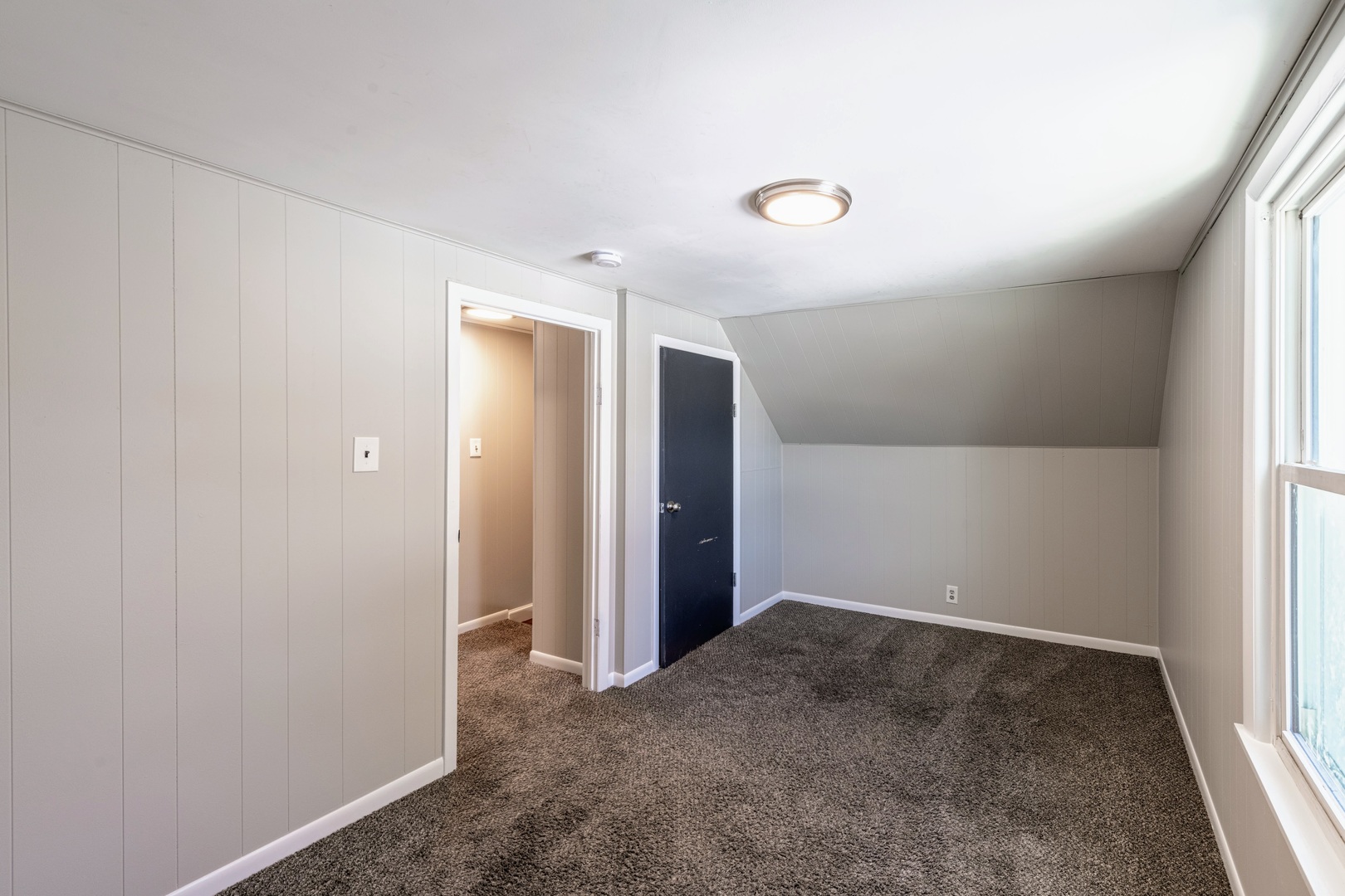 3017 Gabriel Avenue Zion, IL 60099 - Photo 19 of 21 an empty room with closet and a window