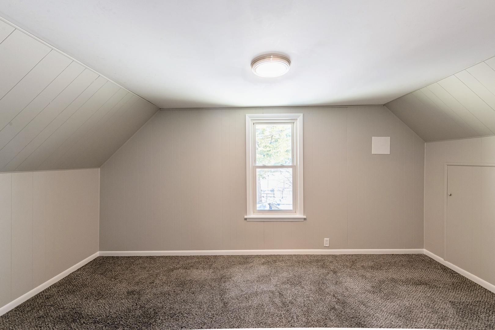 3017 Gabriel Avenue Zion, IL 60099 - Photo 20 of 21 an empty room with windows