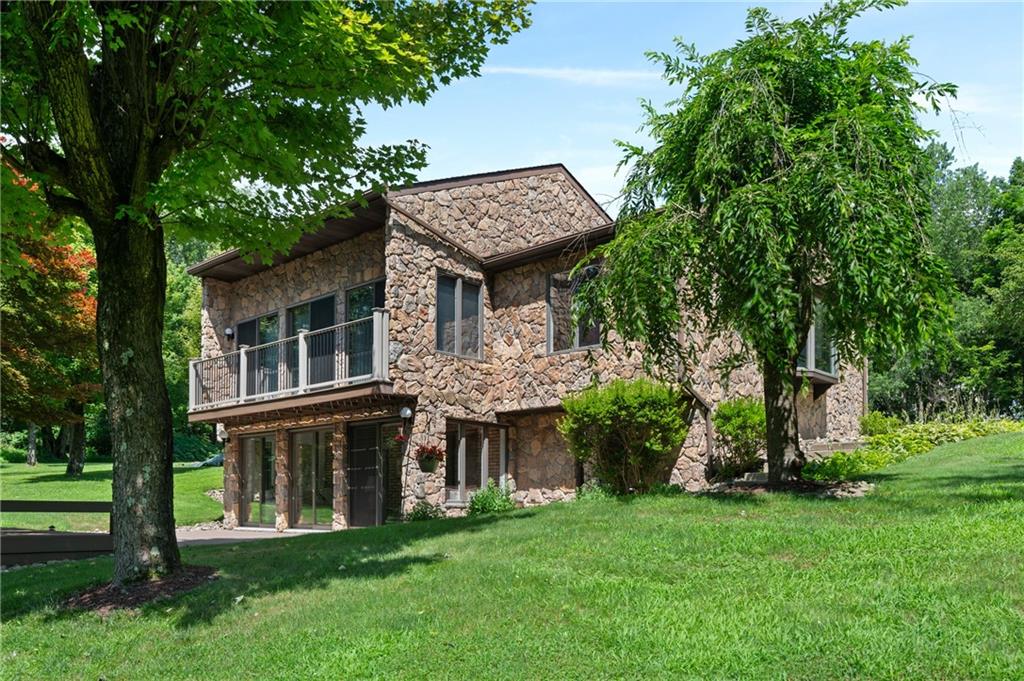987 Beck Road Leechburg, PA 15656 - Photo 1 of 35 front view of a house with a yard