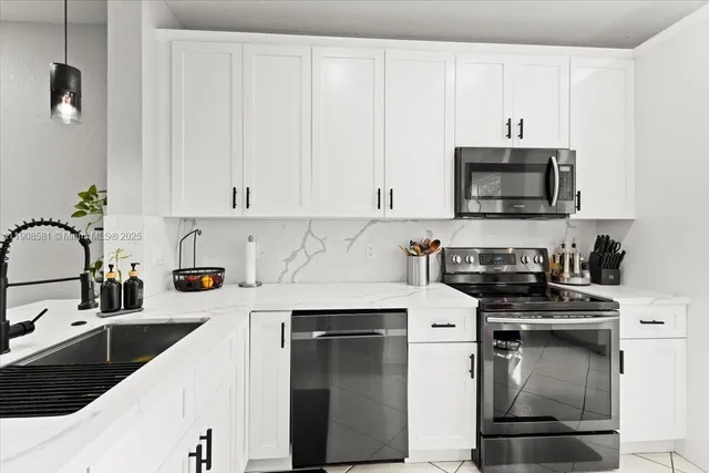 $480,000 | 4086 Northwest 92nd Avenue, Sunrise, FL 33351