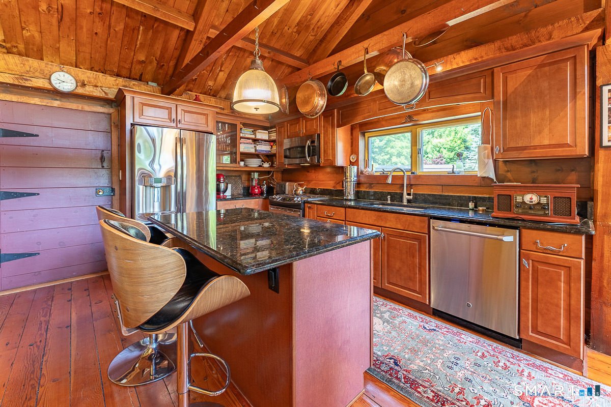 71 Mystic Road North Stonington, CT 06359 - Photo 6 of 32
