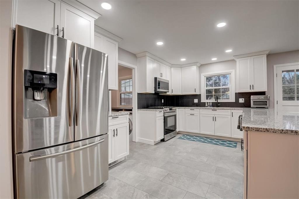 7855 Graham Road Indianapolis, IN 46250 - Photo 17 of 42 Gallery Image 17