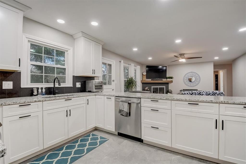 7855 Graham Road Indianapolis, IN 46250 - Photo 20 of 42 Gallery Image 20