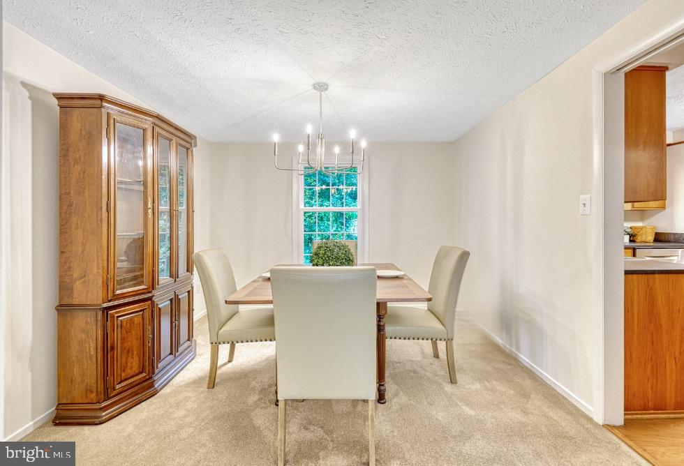 6013 Windward Drive Burke, VA 22015 - Photo 11 of 44 Dining Room