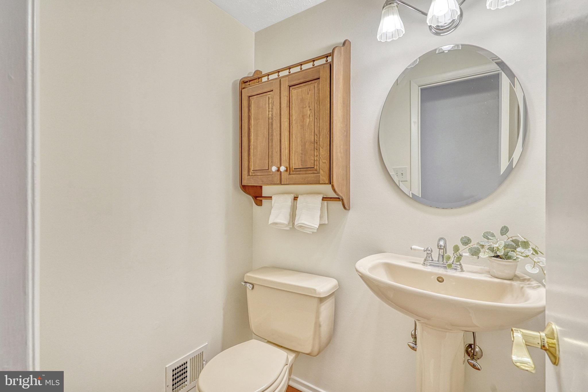 6013 Windward Drive Burke, VA 22015 - Photo 16 of 44 Main Level Half Bathroom