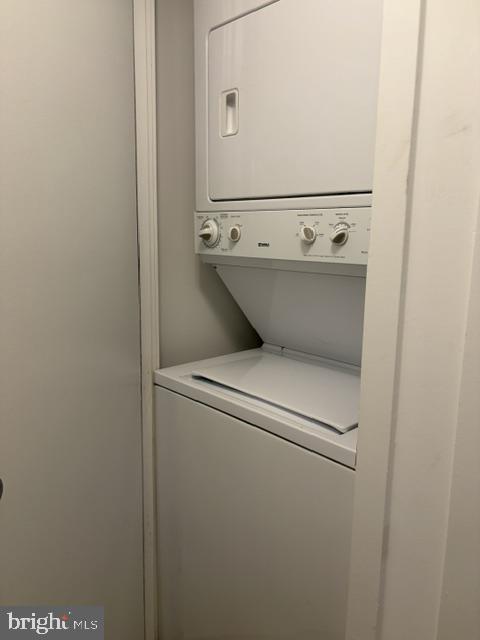 656 South Charles Street, Unit R 18 Baltimore, MD 21230 - Photo 11 of 23 in unit laundry