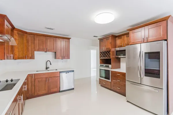 $6,800 | 2810 Northeast 60th Street, Fort Lauderdale, FL 33308