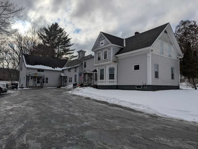 $1,500 | 31 Chestnut Street, Unit E, Claremont, NH 03743
